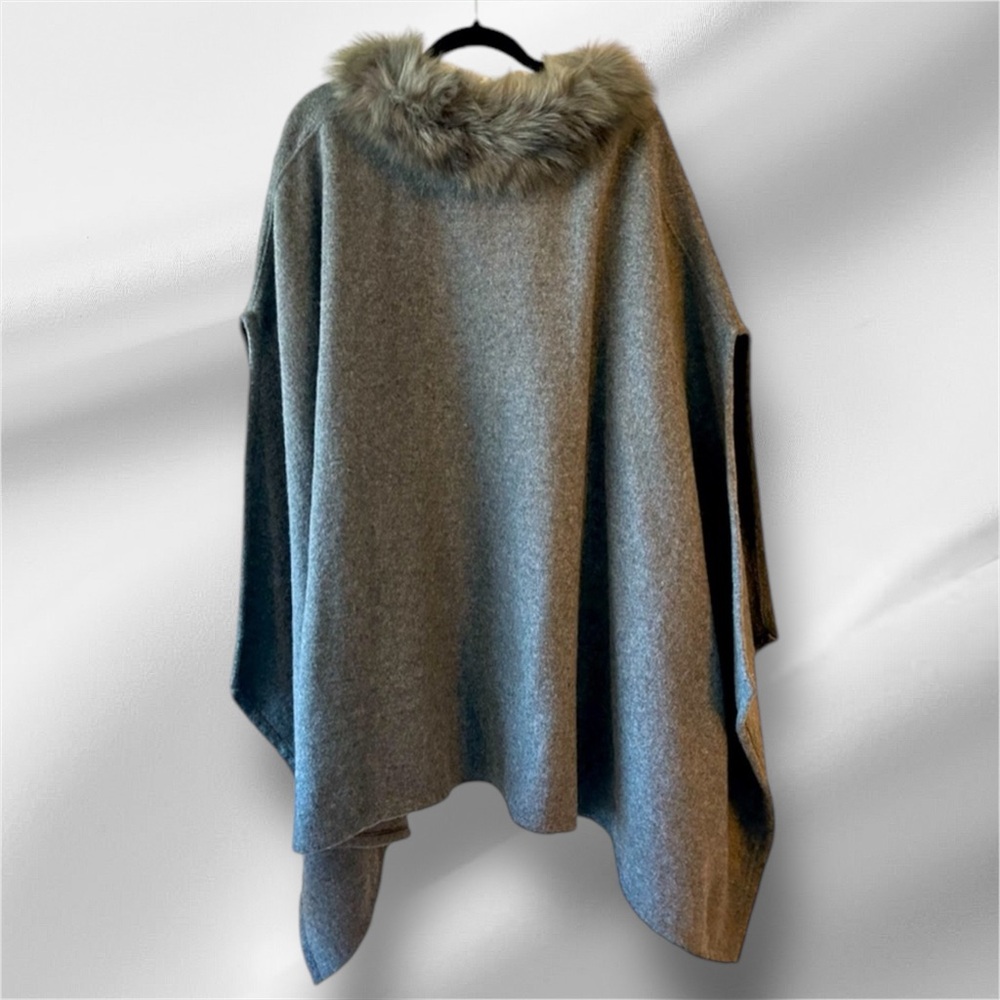 Look by M New York Cape/Wrap/Poncho - Picture 2 of 9